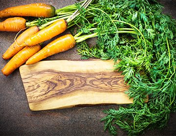 Морковная ботва: лечебные свойства, противопоказания, лекарственные, косметические и кулинарные рецепты